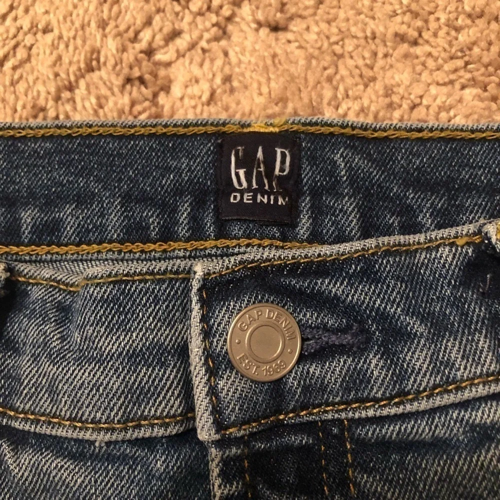 3/$25 🙌🏼 GAP Long Cutoff Shorts Regular True Skinny 27